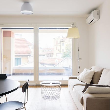 Altido Lovely 1-Bed Flat With Balcony & Free Parking Milano Exteriör bild