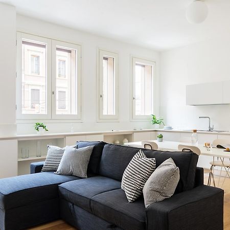 Altido Lovely 1-Bed Flat With Balcony & Free Parking Milano Exteriör bild