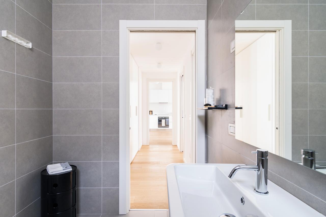 Altido Lovely 1-Bed Flat With Balcony & Free Parking Milano Exteriör bild