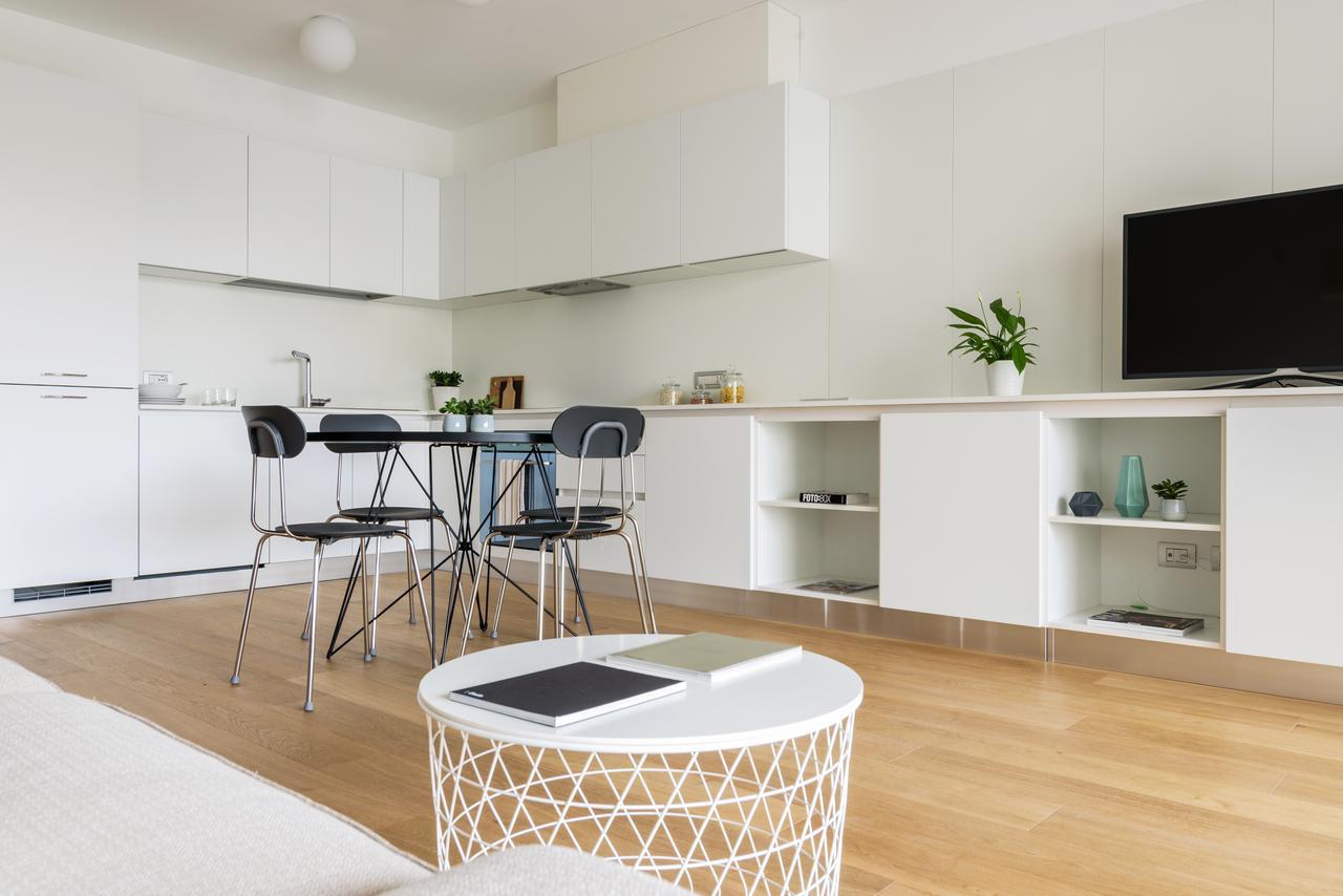 Altido Lovely 1-Bed Flat With Balcony & Free Parking Milano Exteriör bild