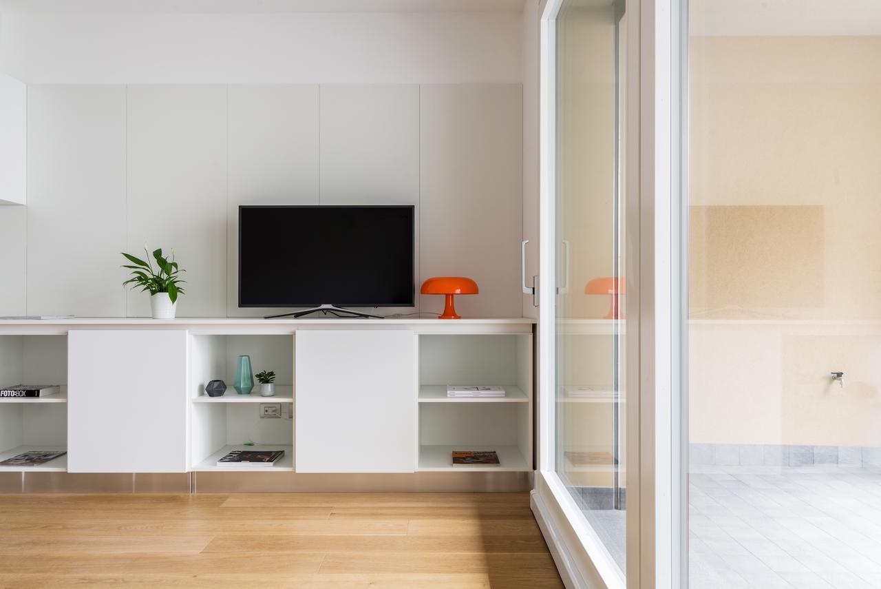 Altido Lovely 1-Bed Flat With Balcony & Free Parking Milano Exteriör bild