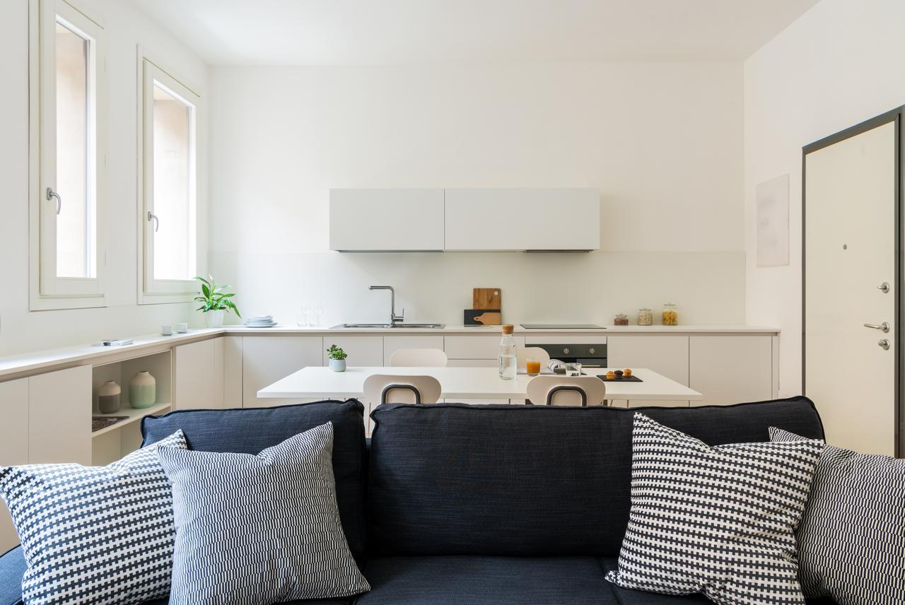 Altido Lovely 1-Bed Flat With Balcony & Free Parking Milano Exteriör bild