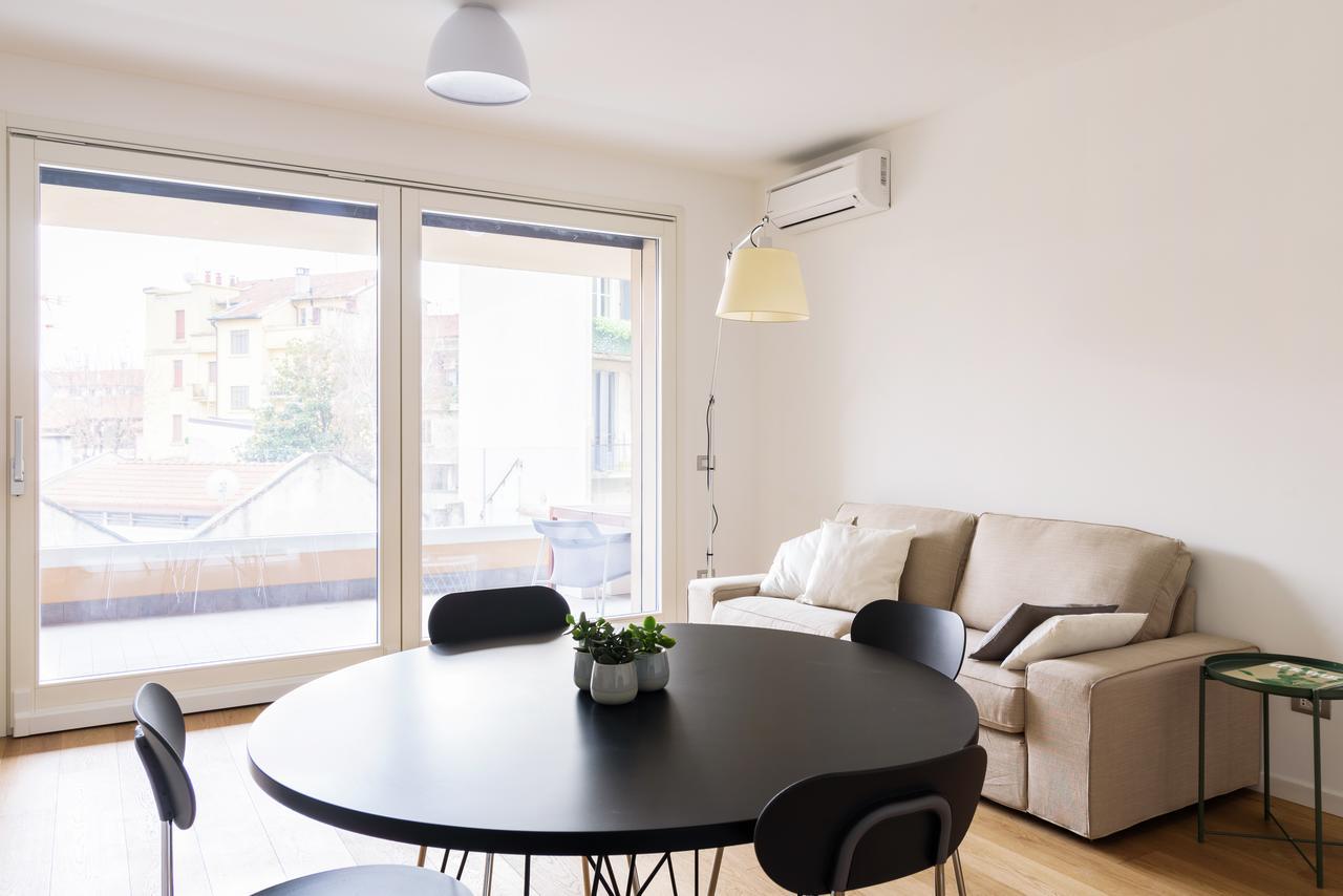 Altido Lovely 1-Bed Flat With Balcony & Free Parking Milano Exteriör bild